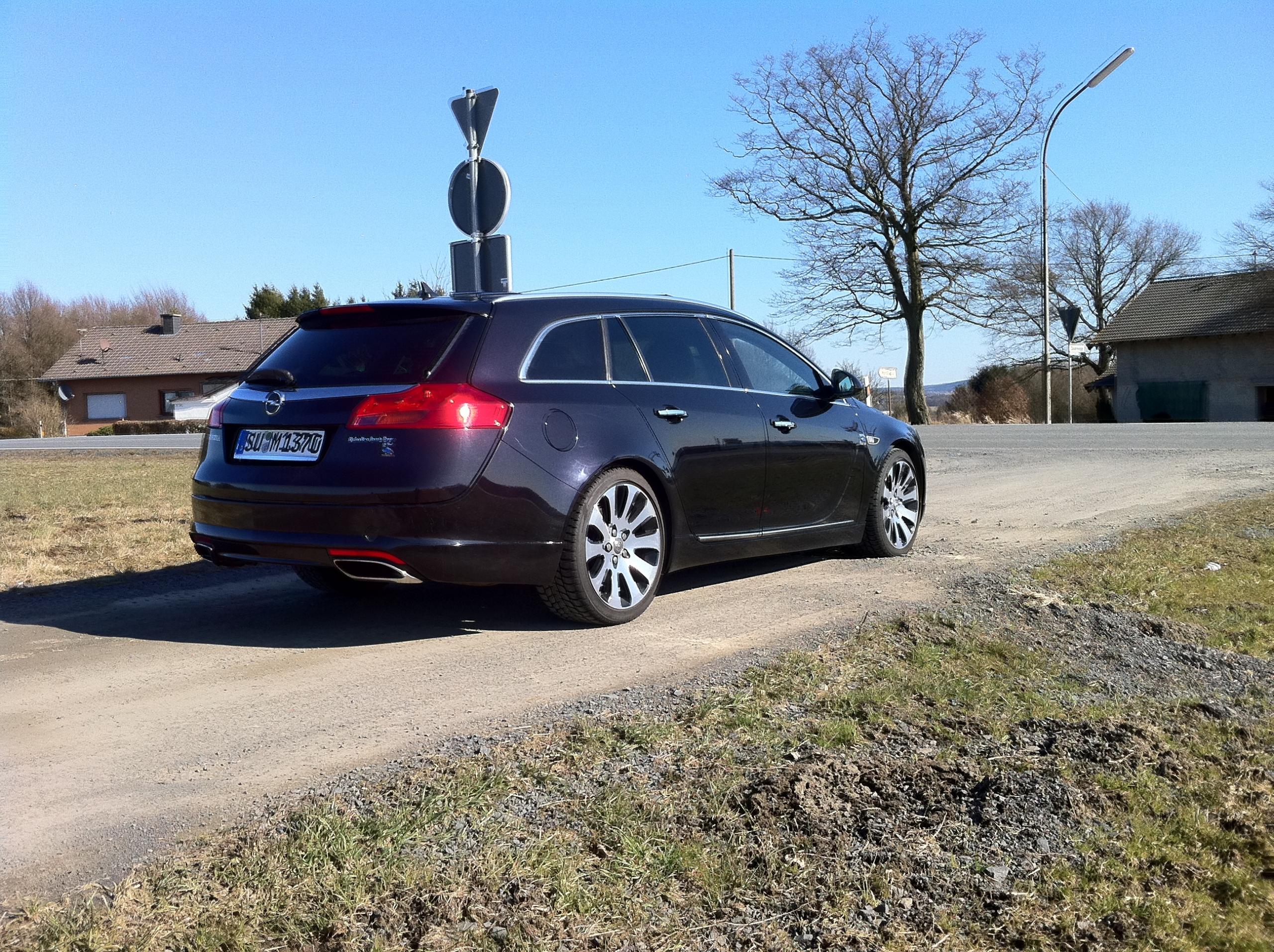 Insignia_schräg_rechts_.jpg
